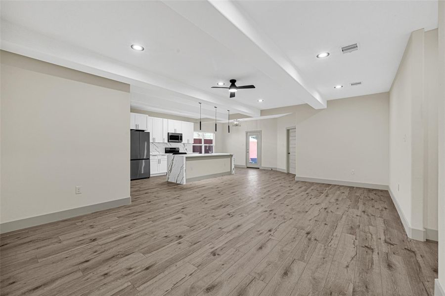 Spacious, unfurnished interior of a new home in , La Marque (Image 14).
