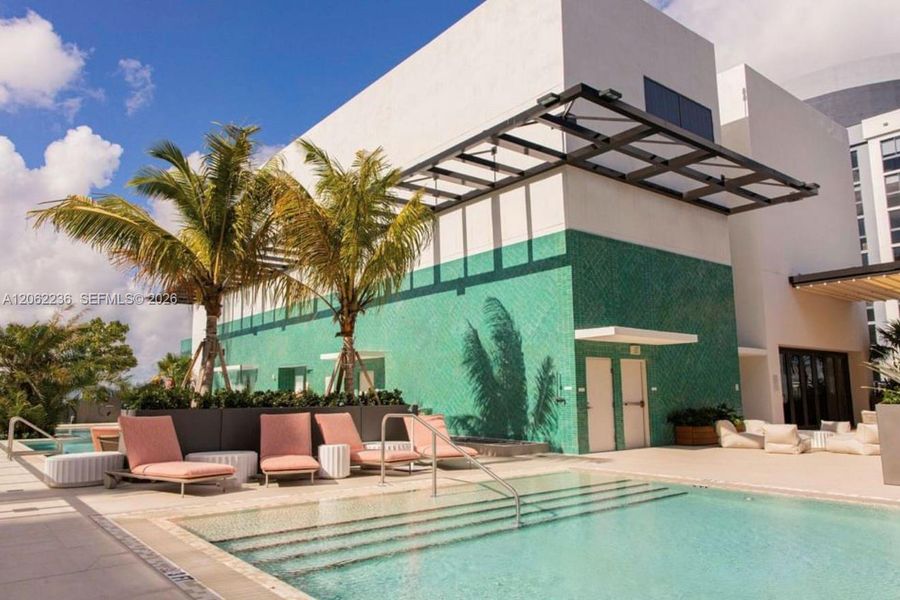 Community amenities in , Miami (Image 14).