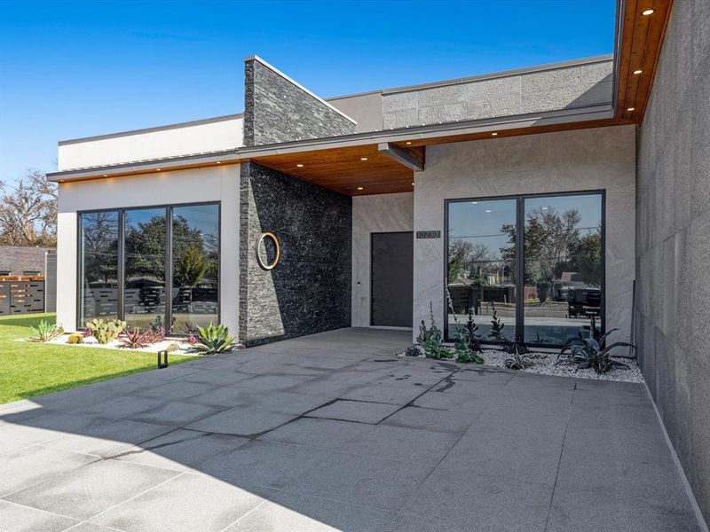 Exterior details and patio area of a home in , Dallas (Image 18).