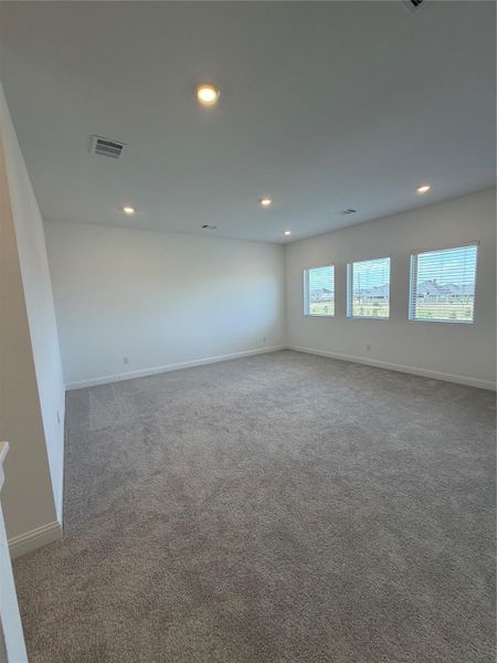 Spacious, unfurnished interior of a new home in Cross Creek West, Fulshear (Image 33).