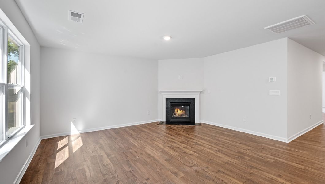 Image 19 representing the Macon by D.R. Horton in Treemont Commons, Wellford, SC.