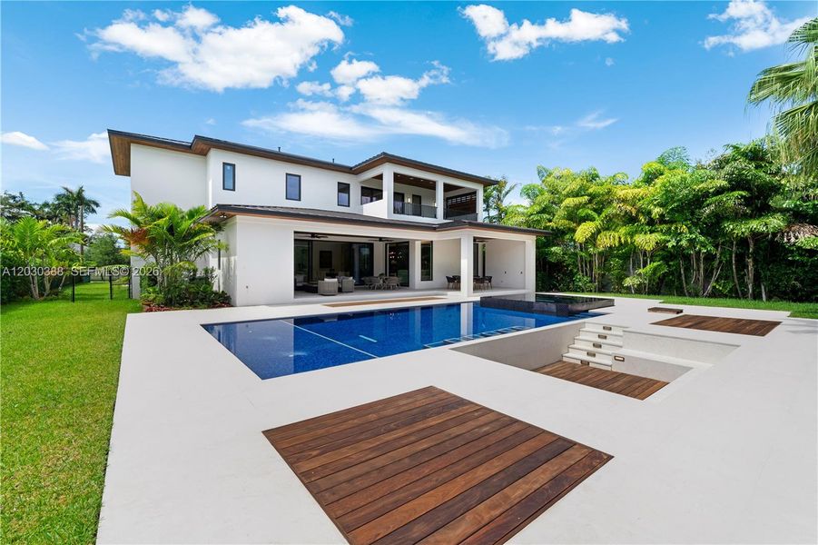 Exterior details and patio area of a home in , Miami (Image 24).
