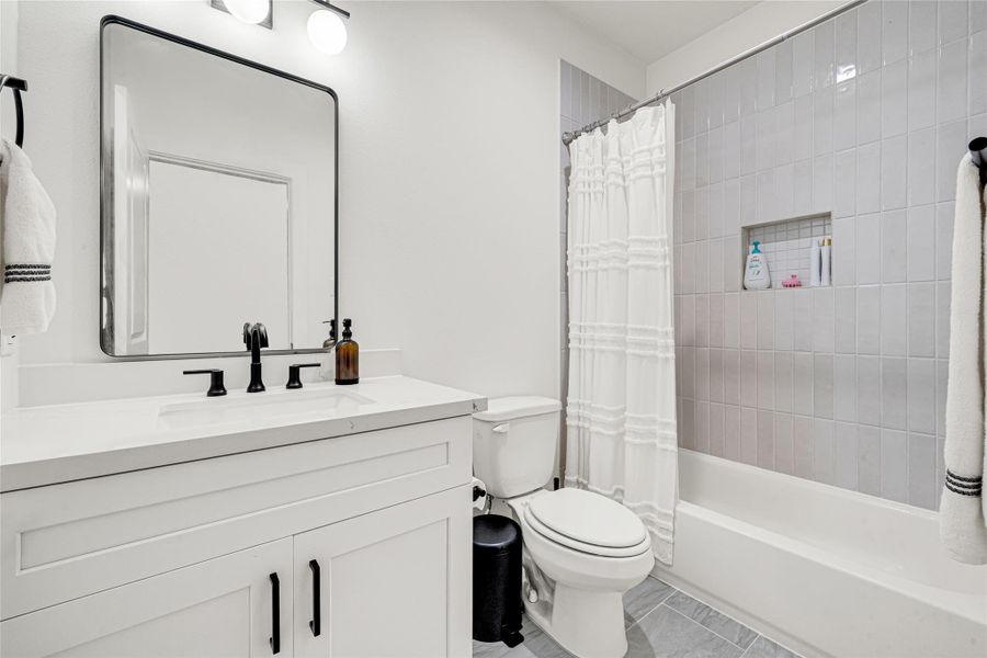 Furnished interior view inside a new home in , Dayton (Image 31).