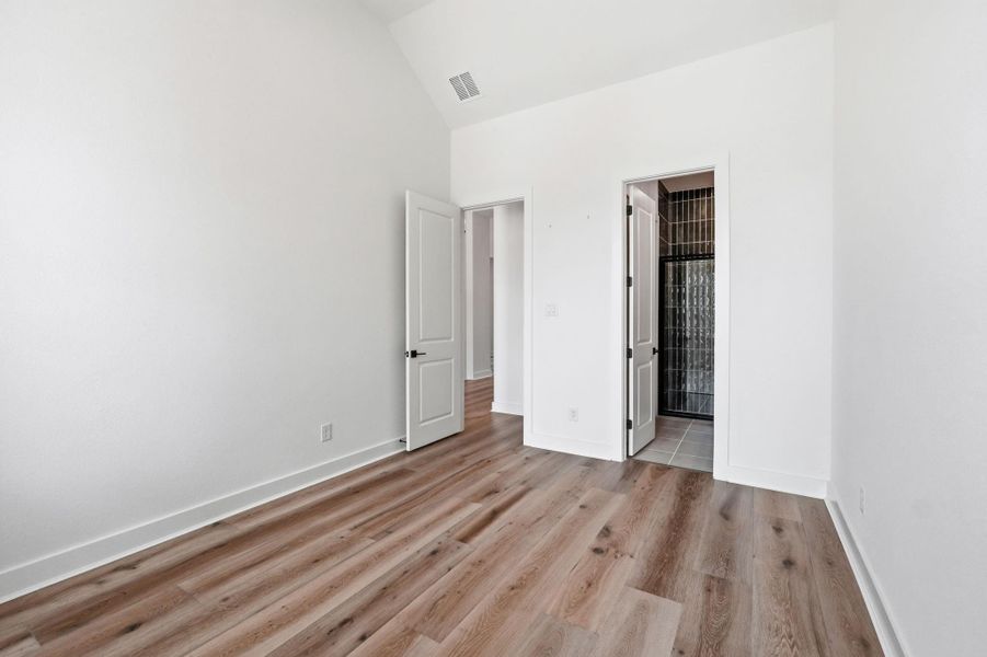 Additional bedroom