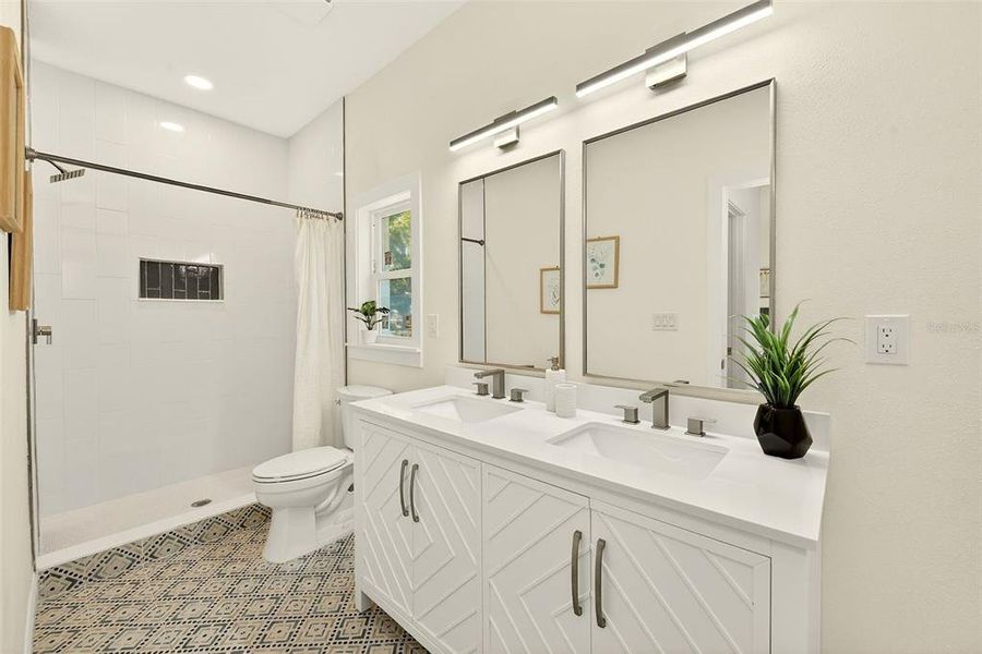 Furnished interior view inside a new home in , St. Petersburg (Image 31).