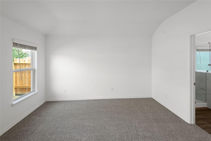 Spacious, unfurnished interior of a new home in , Dayton (Image 13).