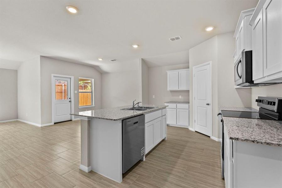 Furnished interior view inside a new home in Meadowbrook Estates, Cleburne (Image 6).