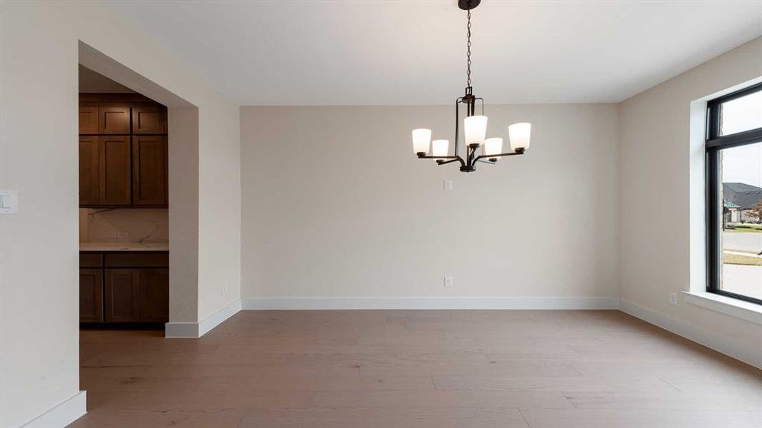 Spacious, unfurnished interior of a new home in Terraces, Rockwall (Image 17).