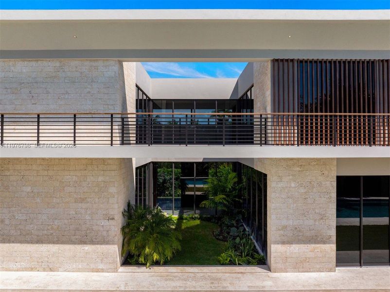 Image 34 of a home in .
