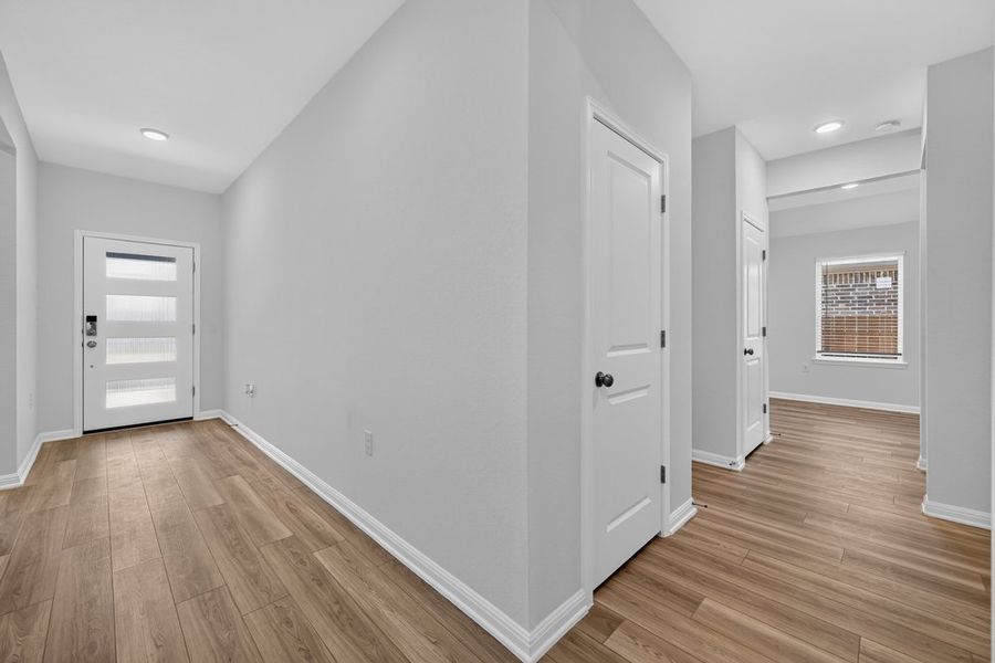 Spacious, unfurnished interior of a new home in Lisso, Pflugerville (Image 24).
