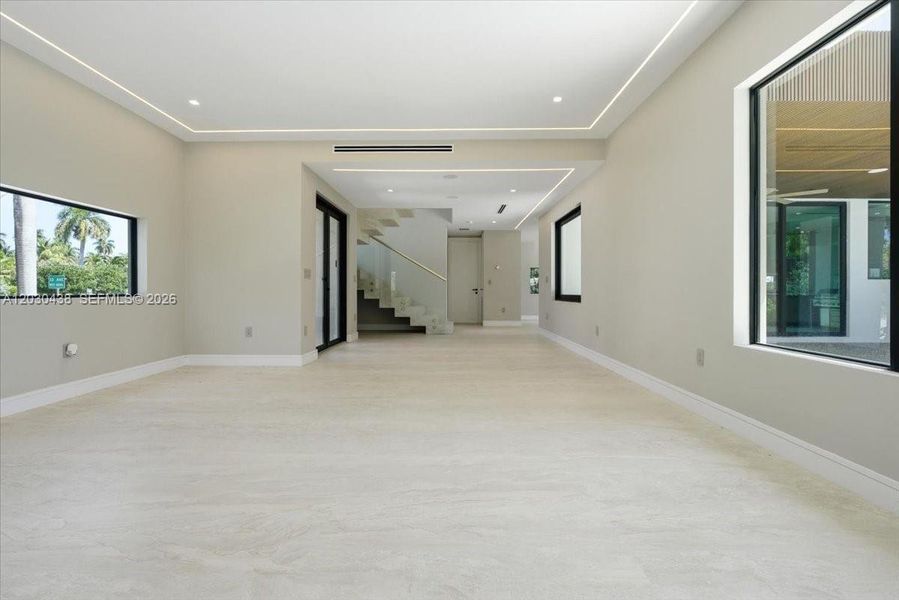 Spacious, unfurnished interior of a new home in , Hollywood (Image 25).