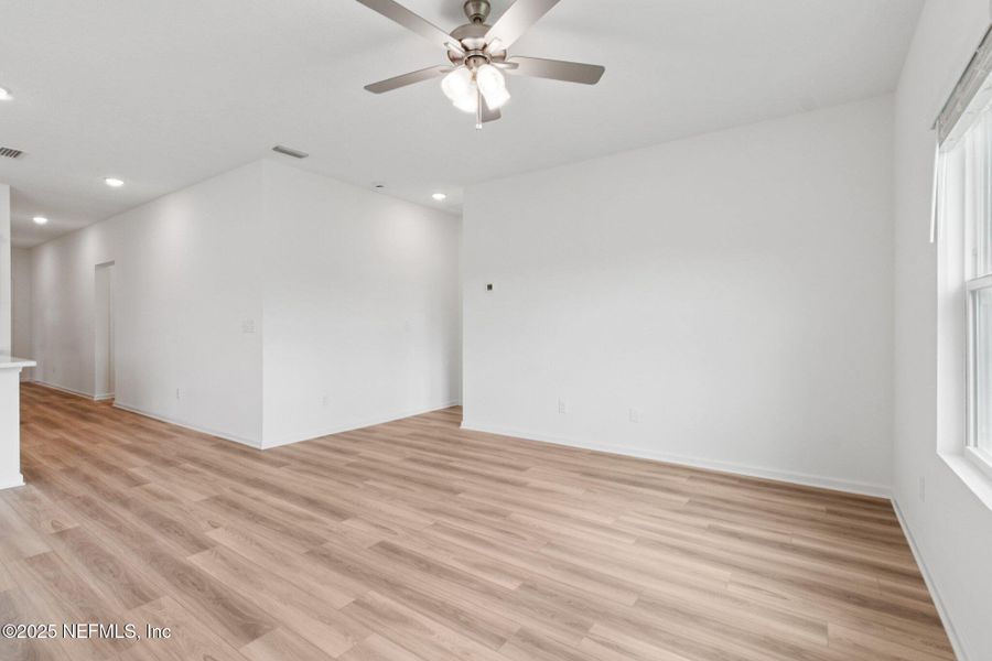 Spacious, unfurnished interior of a new home in Panther Creek, Jacksonville (Image 36). Spacious, unfurnished interior of a new home in Panther Creek, Jacksonville (Image 36).