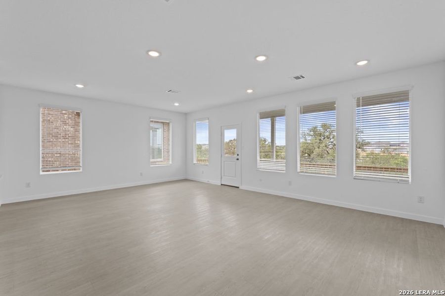 Spacious, unfurnished interior of a new home in Brookmill, San Antonio (Image 29).
