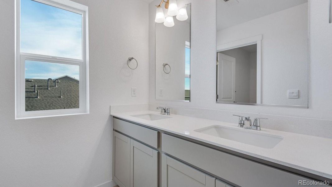 Furnished interior view inside a new home in Settlers Crossing, Commerce City (Image 8).