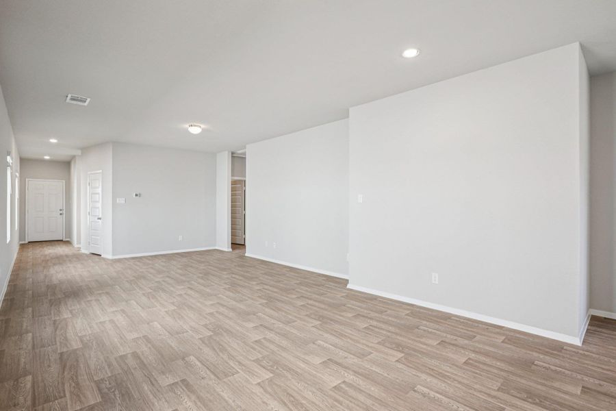 Spacious, unfurnished interior of a new home in Cascade, Liberty Hill (Image 13).