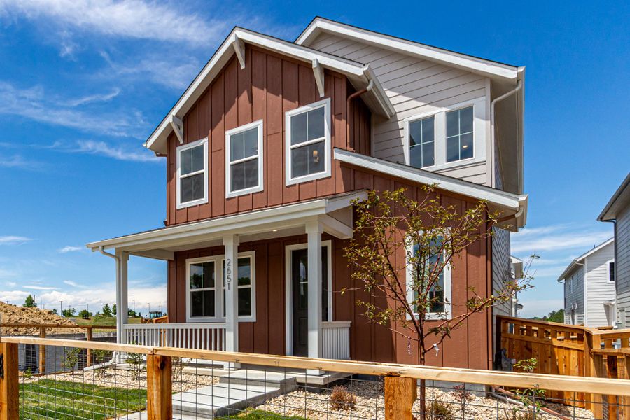 Front exterior of a new home in Arras Park, Thornton, CO, highlighting curb appeal (Image 26).