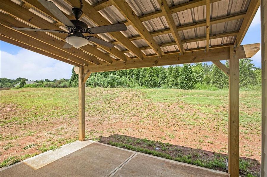 Exterior details and patio area of a home in Vineyard Park, Griffin (Image 19).