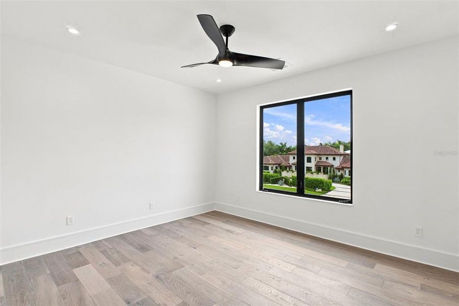 Spacious, unfurnished interior of a new home in , St. Petersburg (Image 45). Spacious, unfurnished interior of a new home in , St. Petersburg (Image 45).