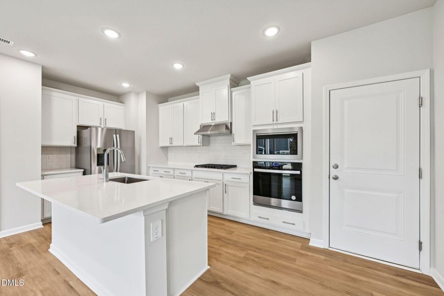 9 - Kitchen 9 - Kitchen