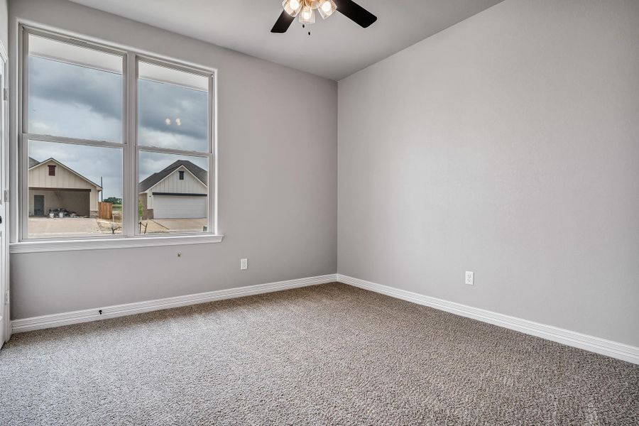 **Photos are sample photos of similar plan. Colors and features might vary**