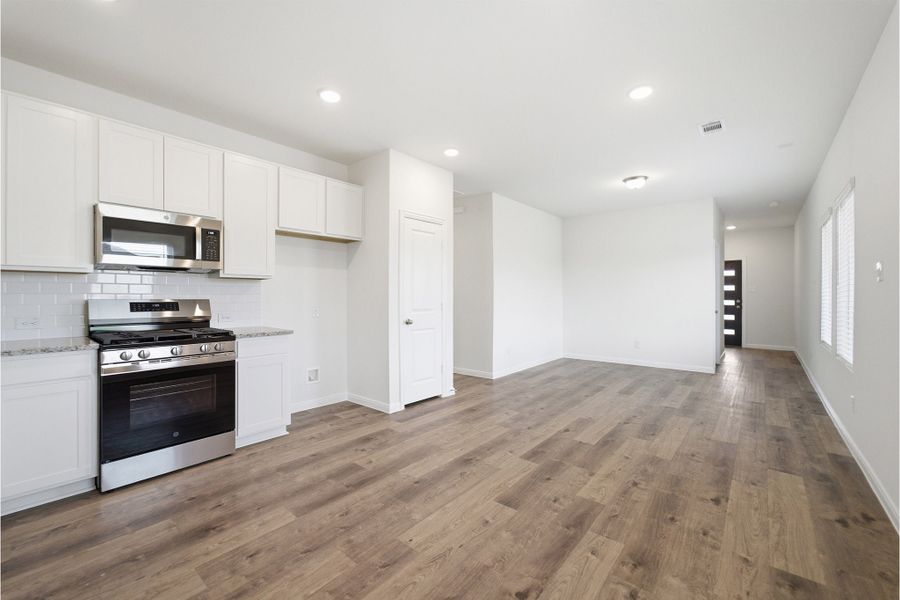 Spacious, unfurnished interior of a new home in Westridge, McKinney (Image 20). Spacious, unfurnished interior of a new home in Westridge, McKinney (Image 20).