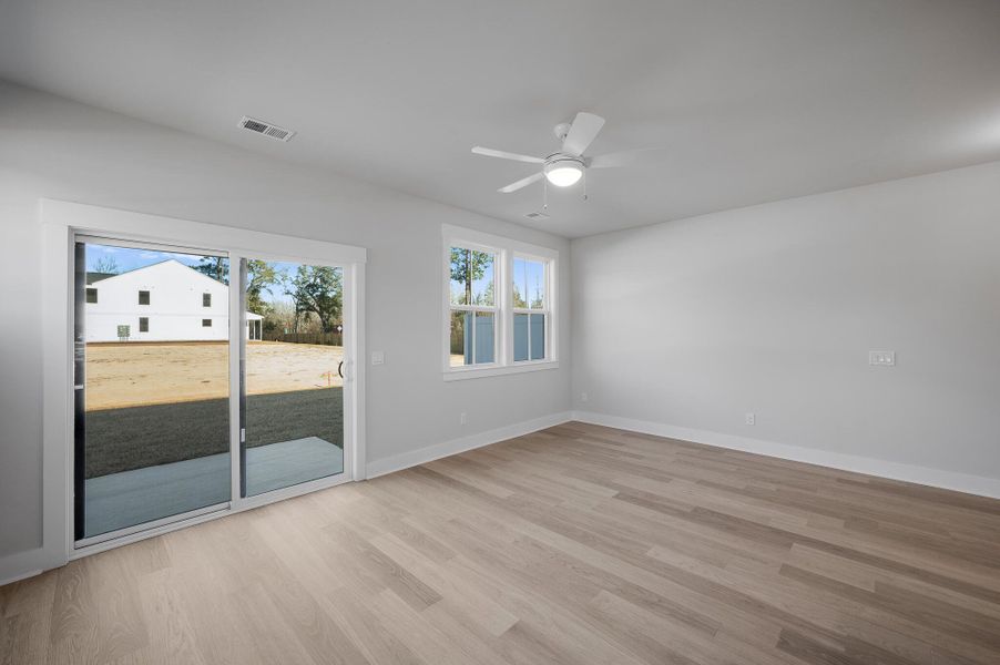 Spacious, unfurnished interior of a new home in Windward Townes, Goose Creek (Image 17).