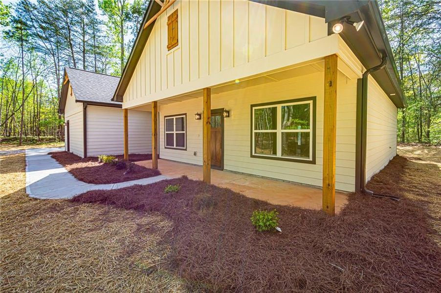 Exterior details and patio area of a home in , Dawsonville (Image 31).