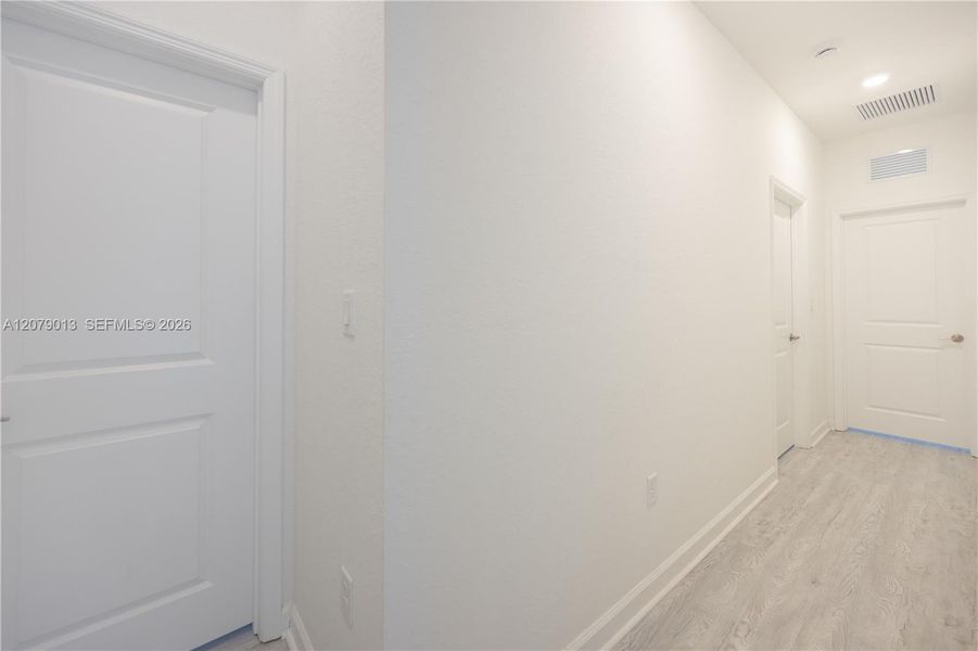 Spacious, unfurnished interior of a new home in , Miami (Image 23).