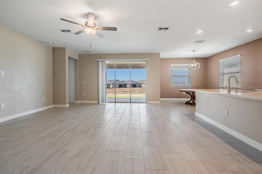 Spacious, unfurnished interior of a new home in , San Antonio (Image 31).