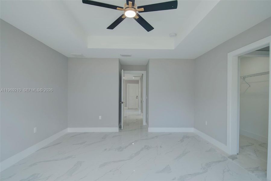 Spacious, unfurnished interior of a new home in , Lehigh Acres (Image 24).