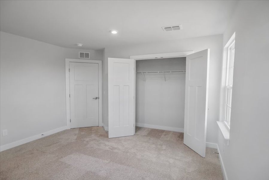 Spacious, unfurnished interior of a new home in Everly Estates, Spartanburg (Image 16).