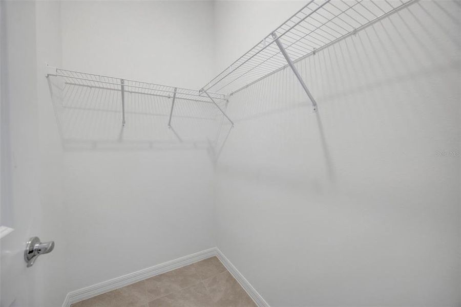 Spacious, unfurnished interior of a new home in Woodcreek, Wesley Chapel (Image 32).