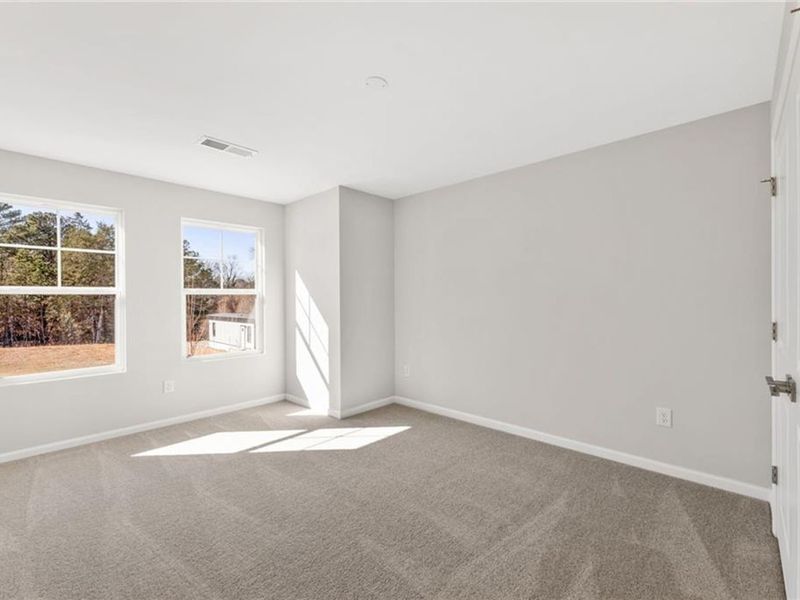 Spacious, unfurnished interior of a new home in Lake Shore, Winder (Image 19).