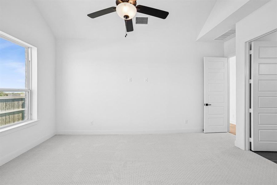 Spacious, unfurnished interior of a new home in Pecan Square - Gardens, Northlake (Image 26). Spacious, unfurnished interior of a new home in Pecan Square - Gardens, Northlake (Image 26).