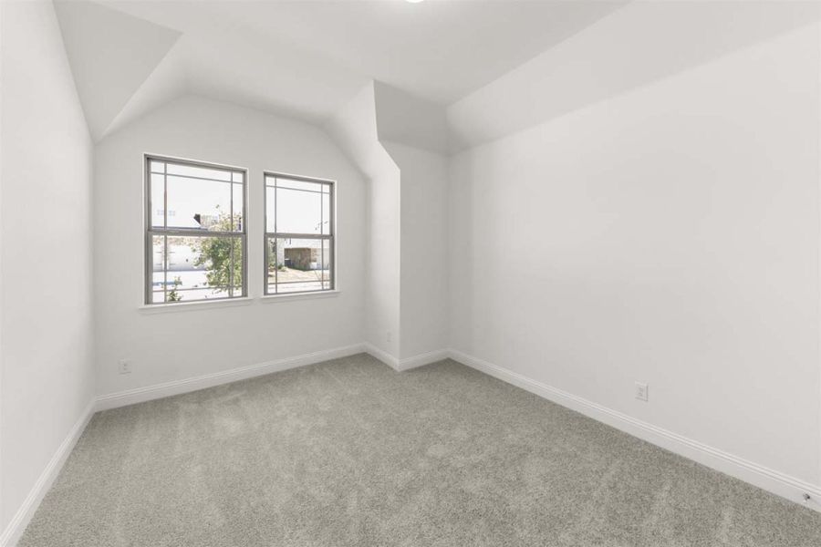 Spacious, unfurnished interior of a new home in Keeneland, Aubrey (Image 19).