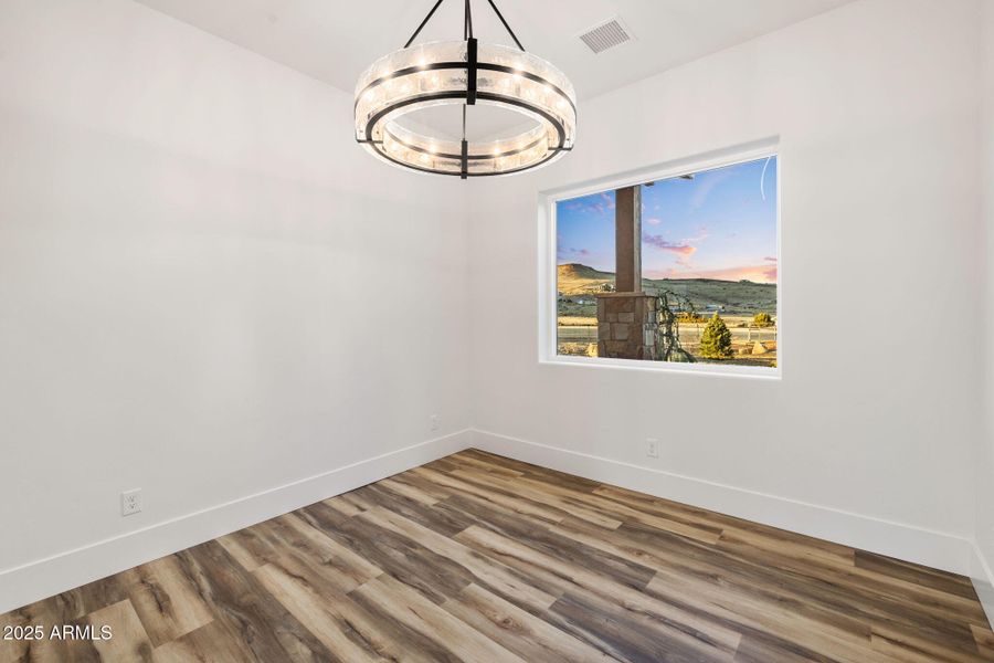 26-Dining Room 2 26-Dining Room 2