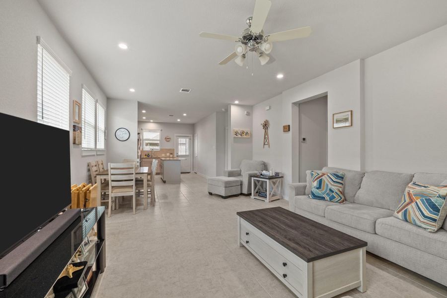 Furnished interior view inside a new home in , Iowa Colony (Image 10).
