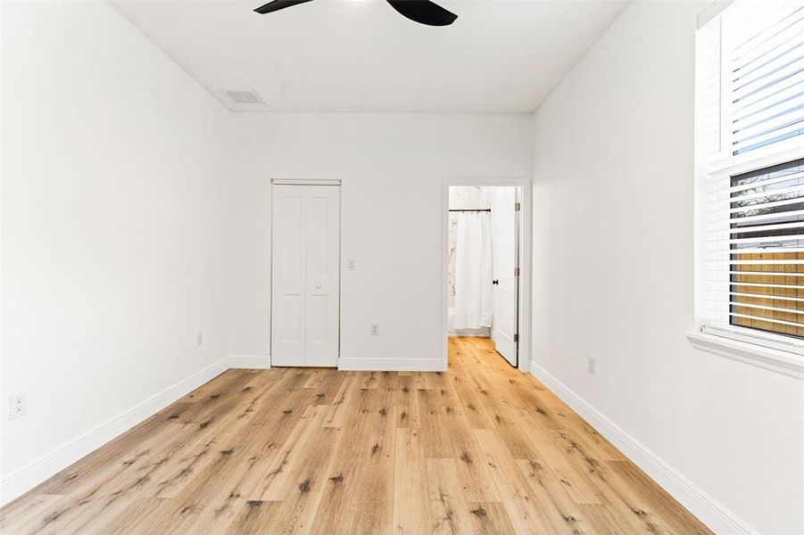 Spacious, unfurnished interior of a new home in , Tampa (Image 23).