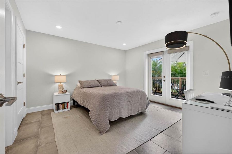 Furnished interior view inside a new home in , Tampa (Image 31).