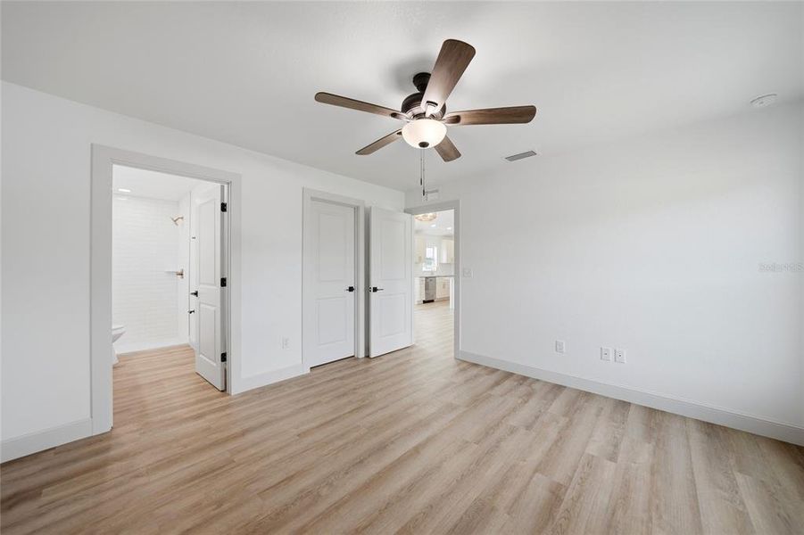 Spacious, unfurnished interior of a new home in , Arcadia (Image 32).