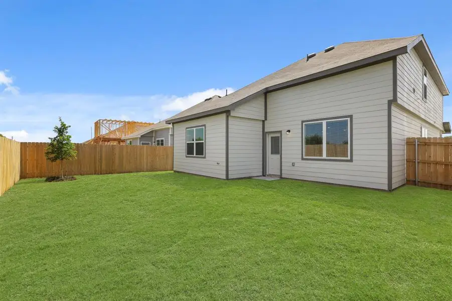 Exterior details and patio area of a home in Sycamore Landing, Fort Worth (Image 3). Exterior details and patio area of a home in Sycamore Landing, Fort Worth (Image 3).