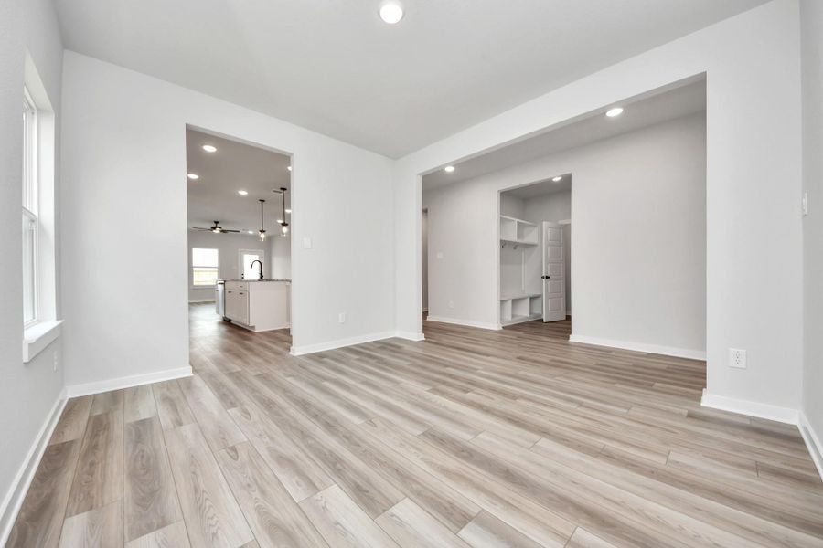 Spacious, unfurnished interior of a new home in Sundance Cove, Crosby (Image 23).