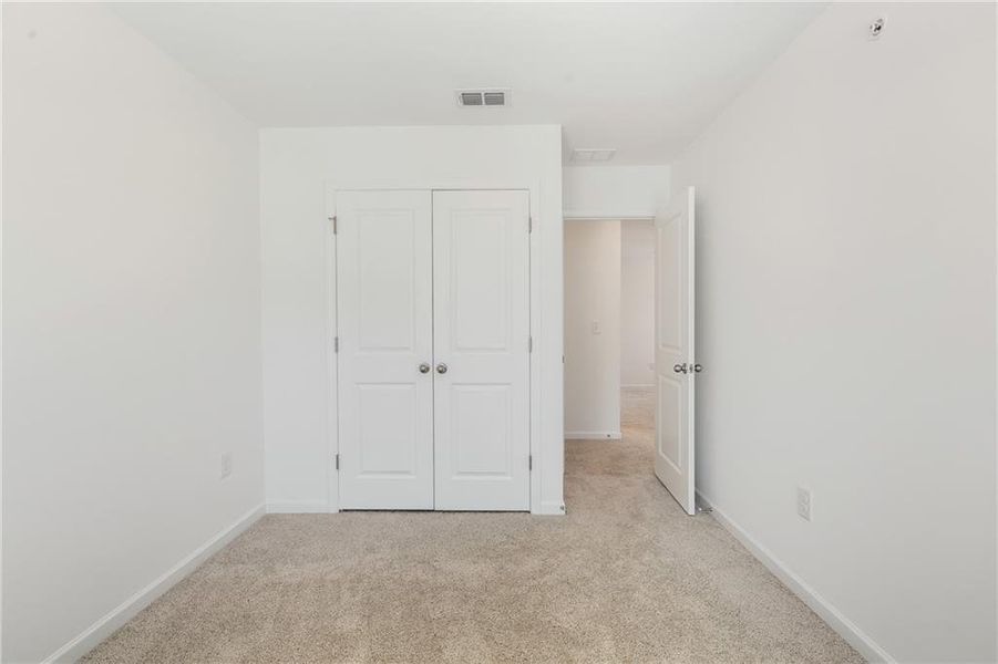 Spacious, unfurnished interior of a new home in Laurelwood, Douglasville (Image 25).