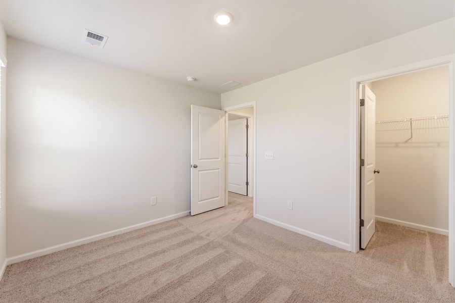 Spacious, unfurnished interior of a new home in Radley Place, Chesnee (Image 30).