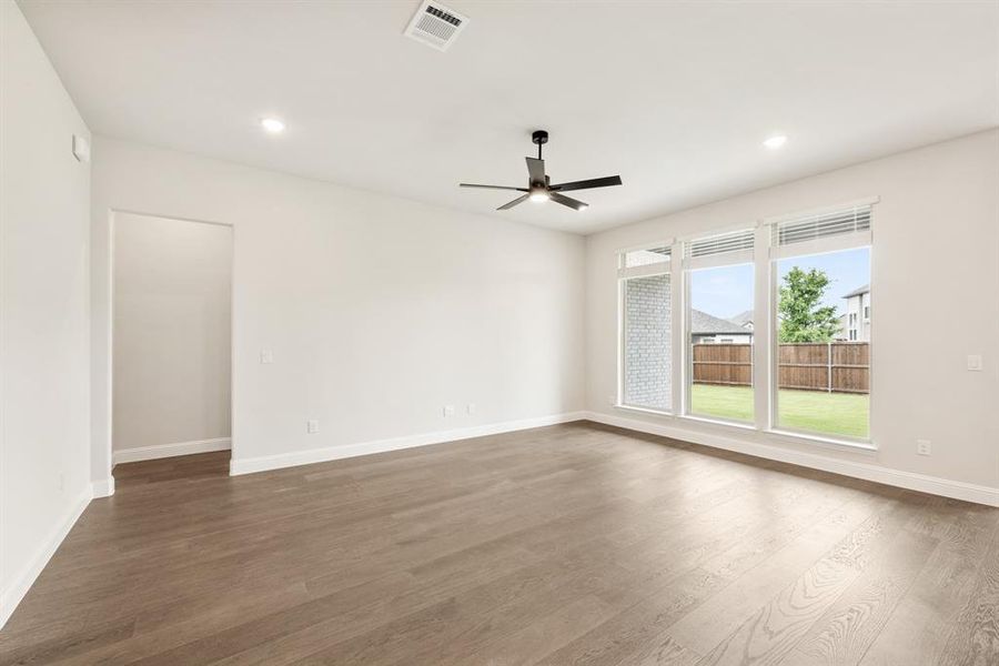Spacious, unfurnished interior of a new home in Willow Wood, McKinney (Image 30). Spacious, unfurnished interior of a new home in Willow Wood, McKinney (Image 30).