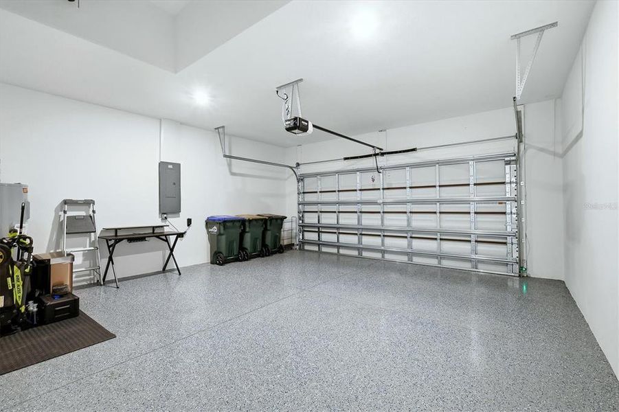 Spacious, unfurnished interior of a new home in , North Port (Image 24).