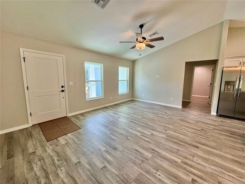 Spacious, unfurnished interior of a new home in , Dunnellon (Image 23).