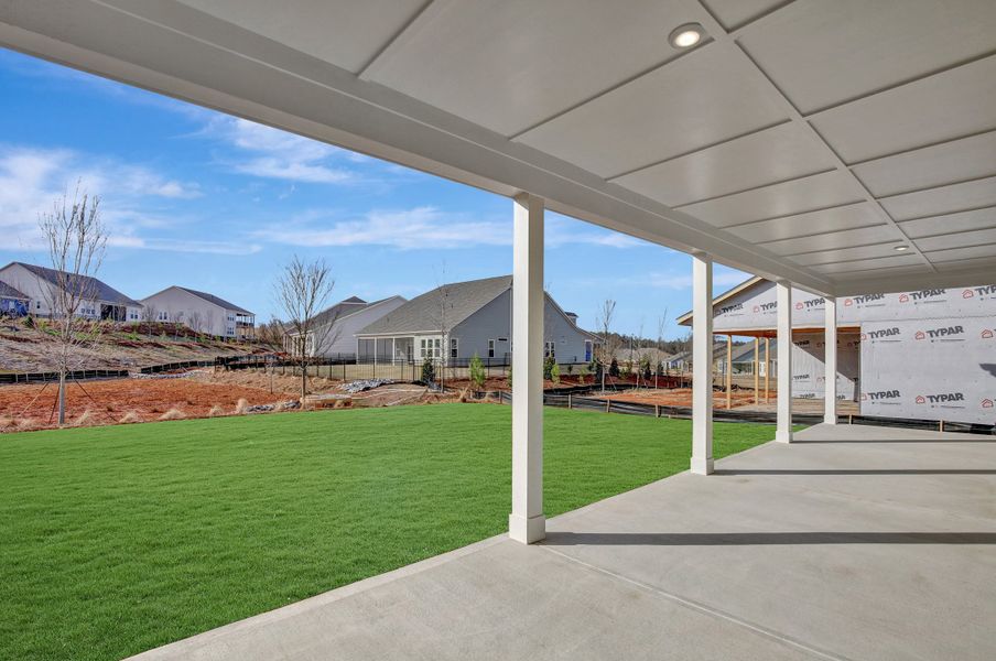 Taylor Model | Back Exterior