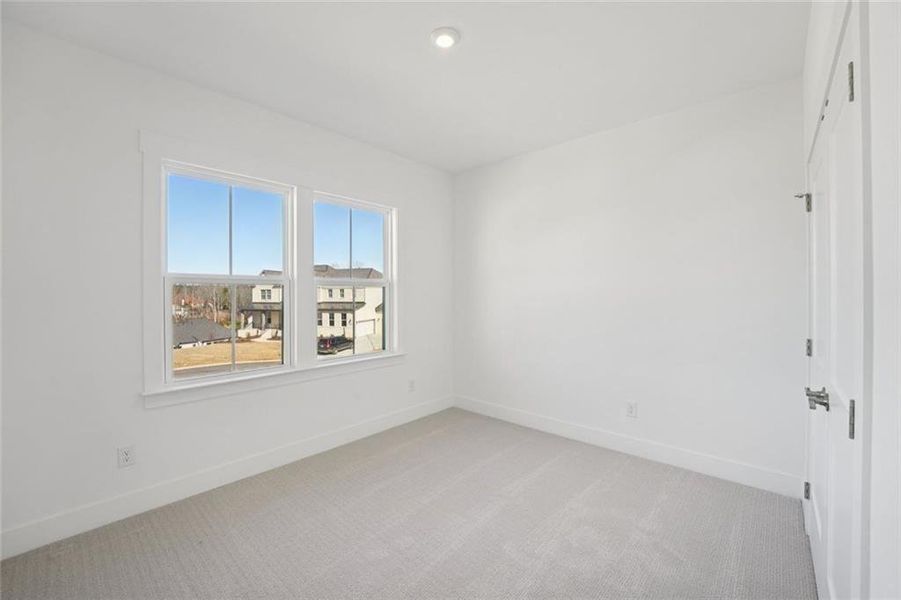 Spacious, unfurnished interior of a new home in Sterling Pointe, Cumming (Image 81).