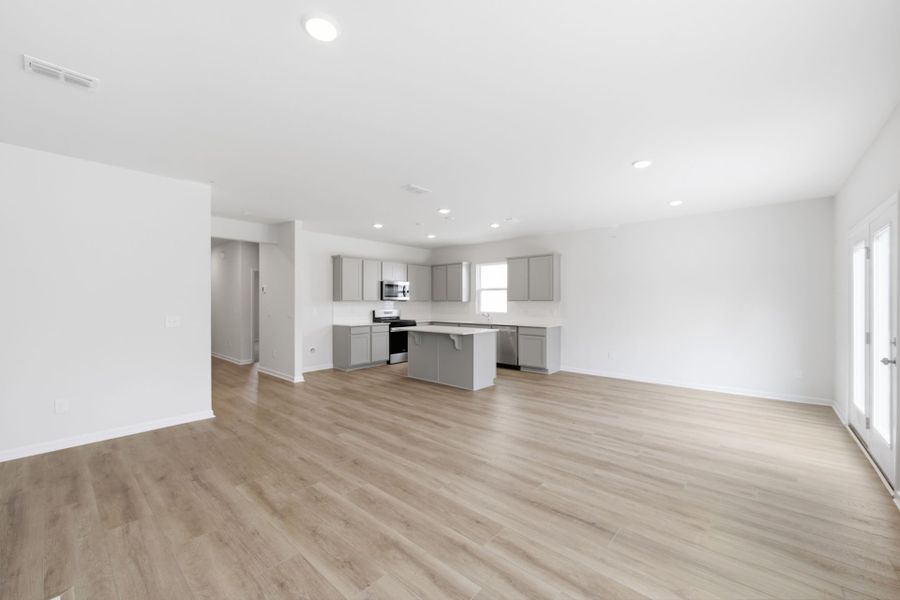 Spacious, unfurnished interior of a new home in Grand Arbor, Blythewood (Image 16).